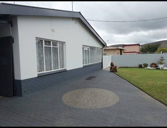 4 BEDROOM HOUSE FOR SALE IN CLAREMONT